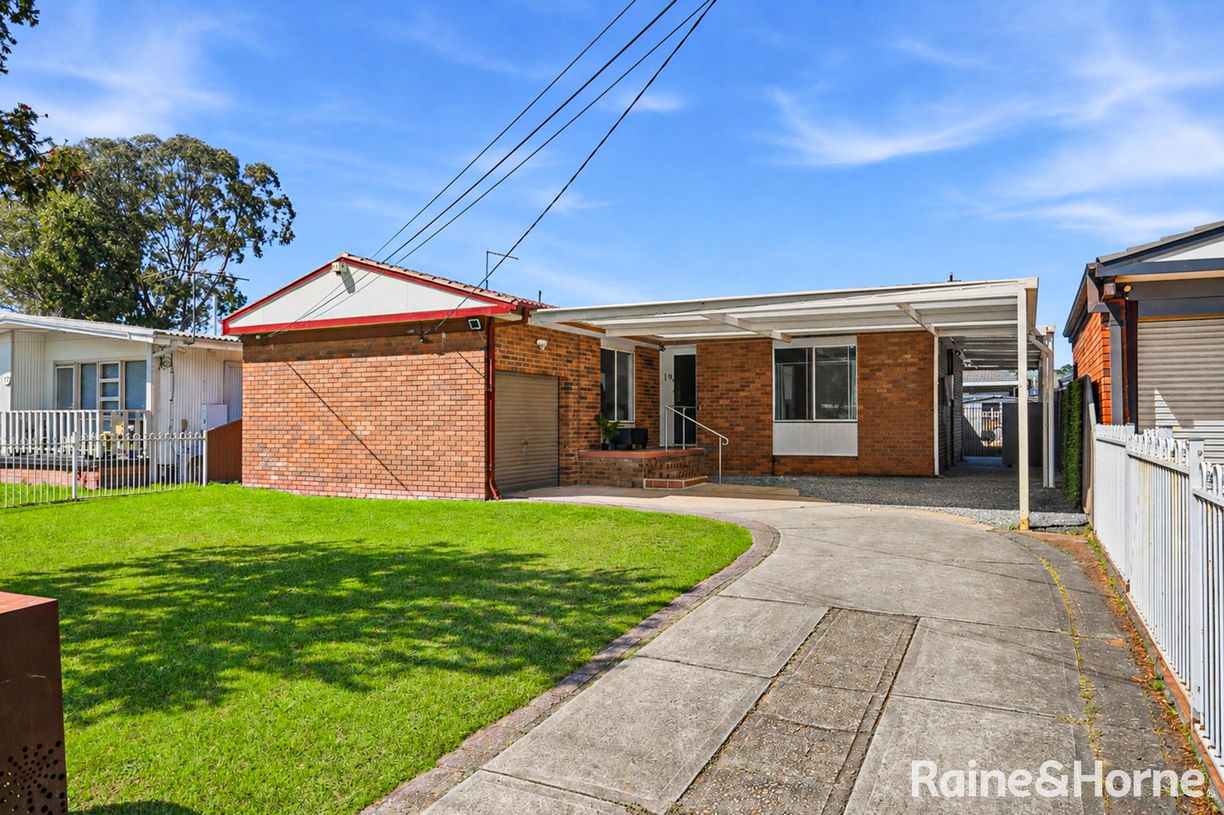 19 Semana Street — photo from Raine & Horne St Marys | Rooty Hill