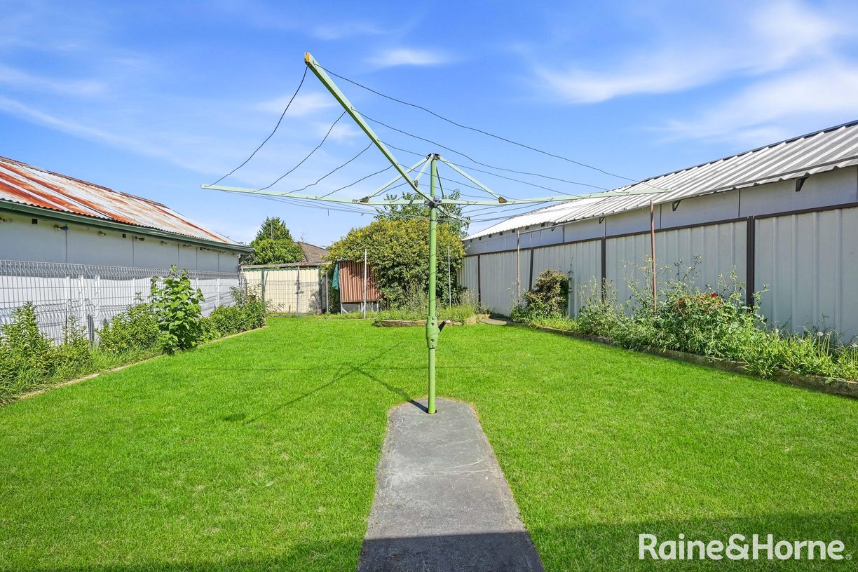 3 Lethbridge Avenue — photo 11 of 19