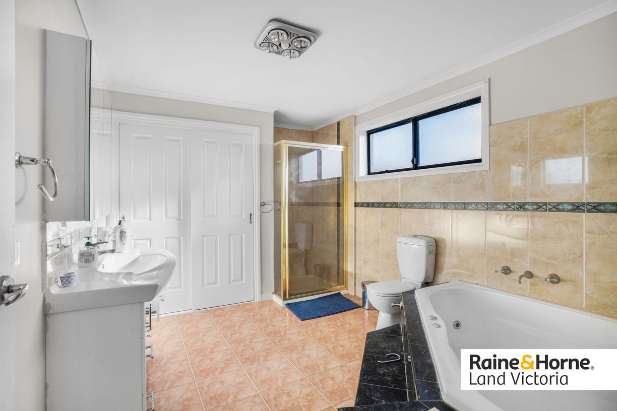 211-229 Faulkners Road — photo 14 of 16