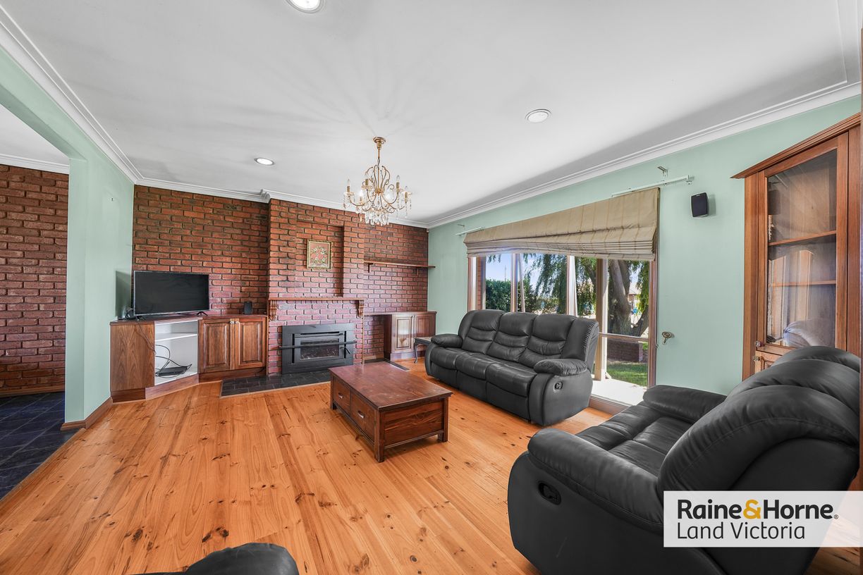 25 Farrants Road — photo 4 of 21