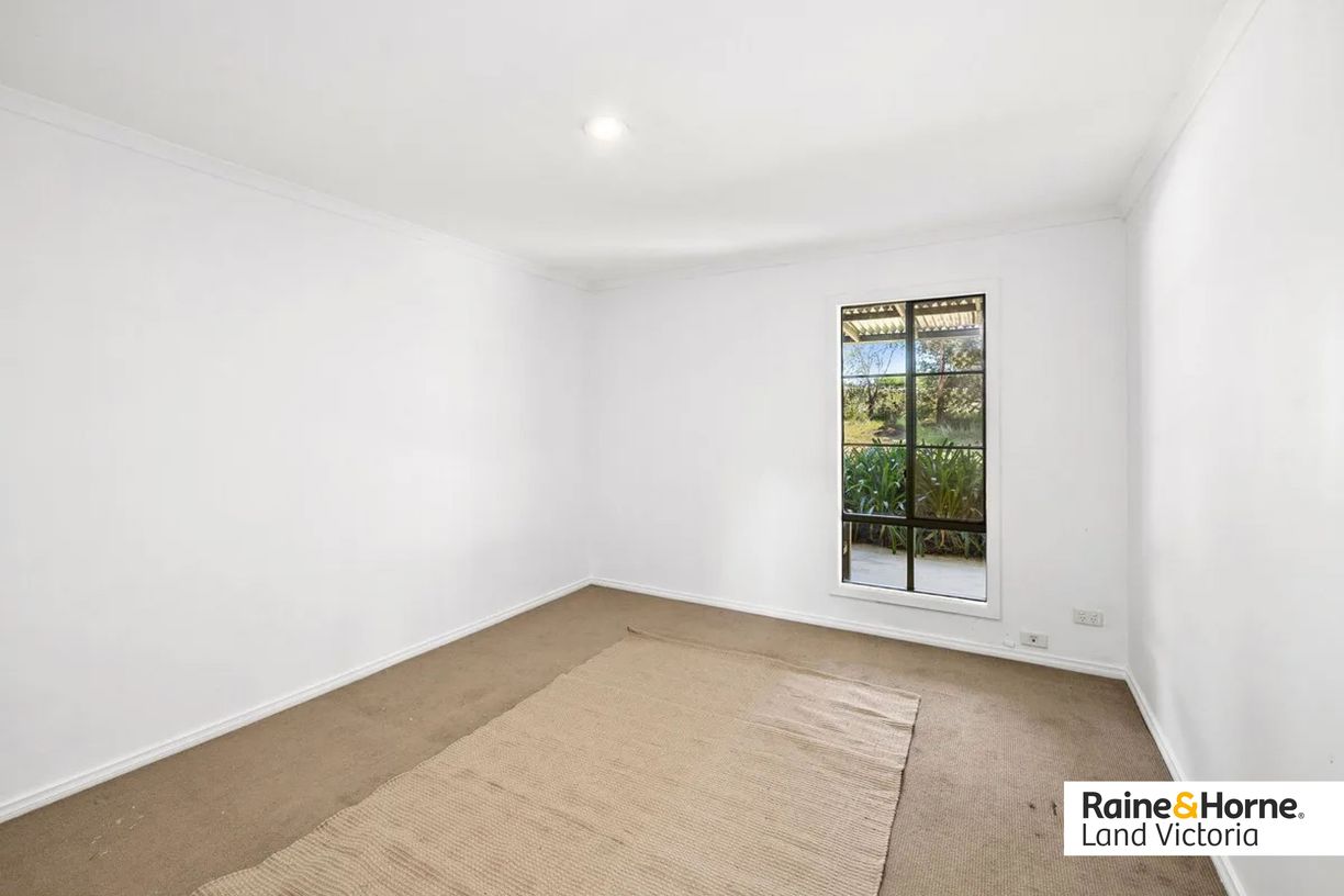 350 Coombes Road — photo 13 of 14