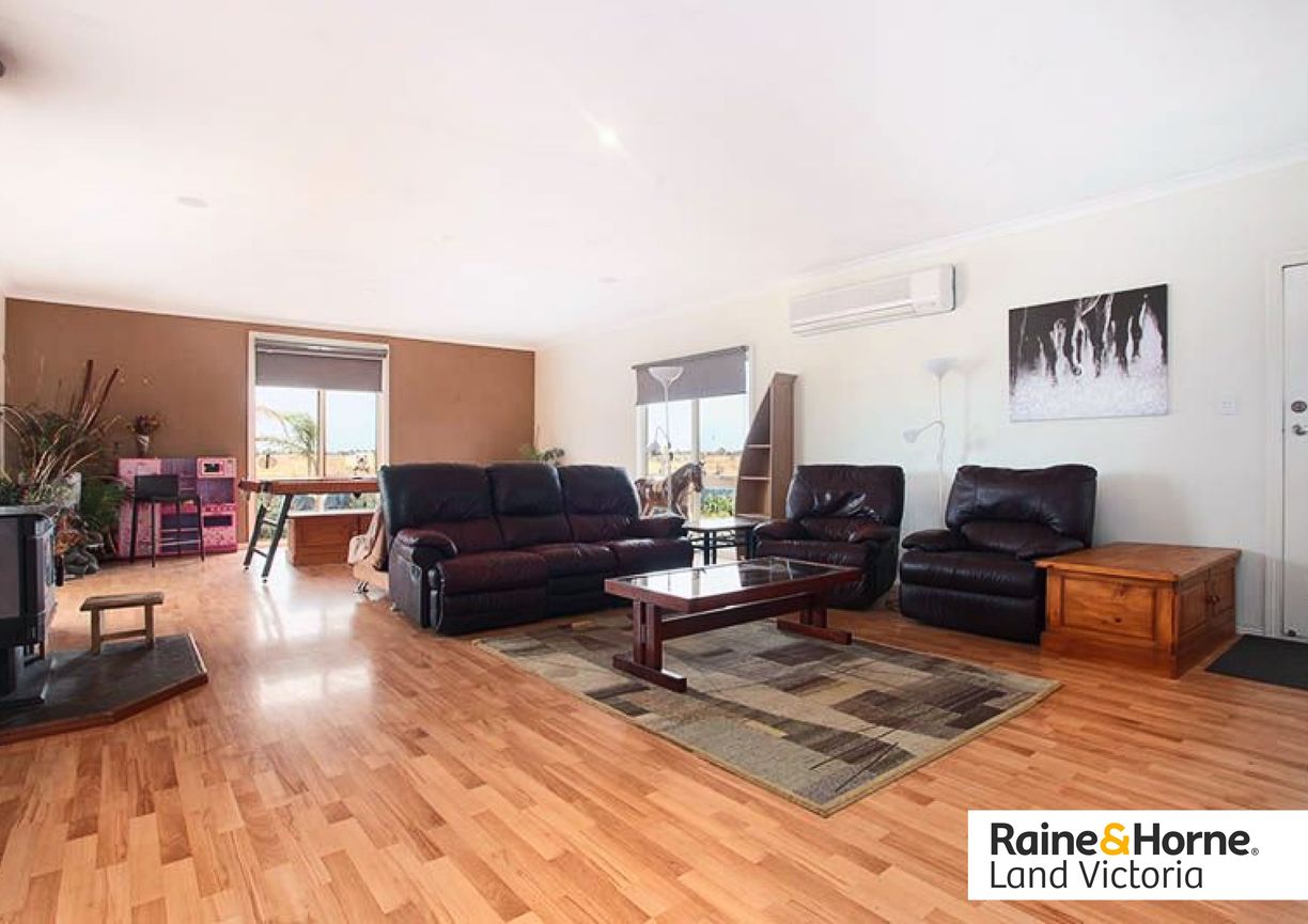 265 Narraburra Rd — photo 9 of 12