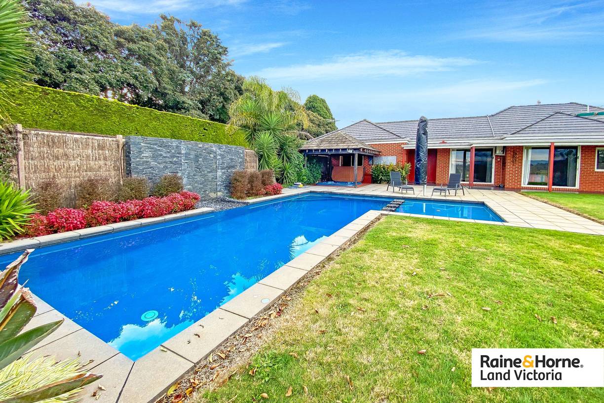 84 Solomons Road — photo 15 of 16