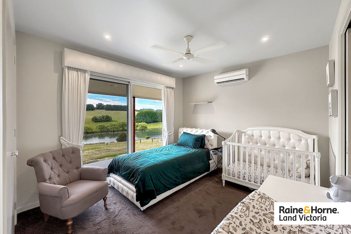 84 Solomons Road — photo 10 of 16