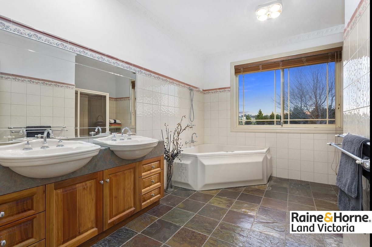 5 Lakeview Drive — photo 6 of 19