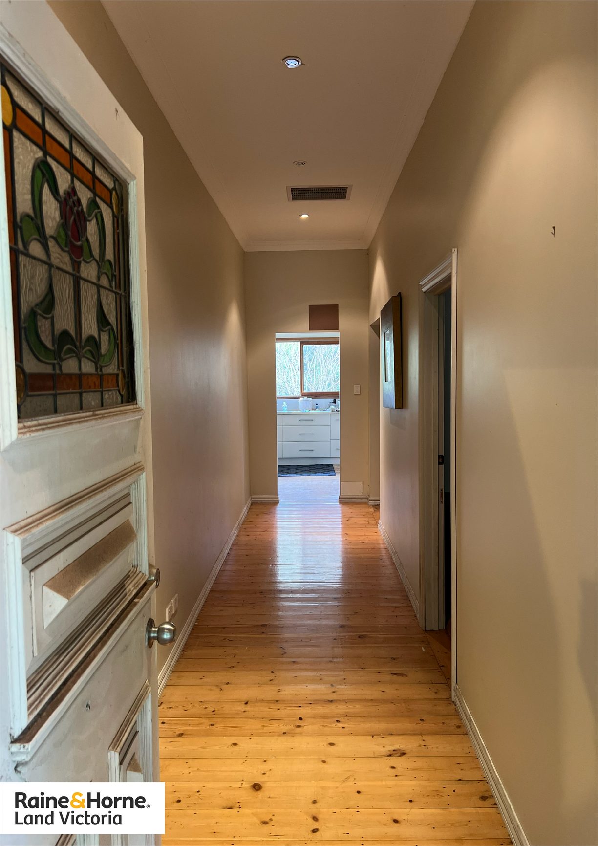 54 Hutchinsons Lane — photo 4 of 9