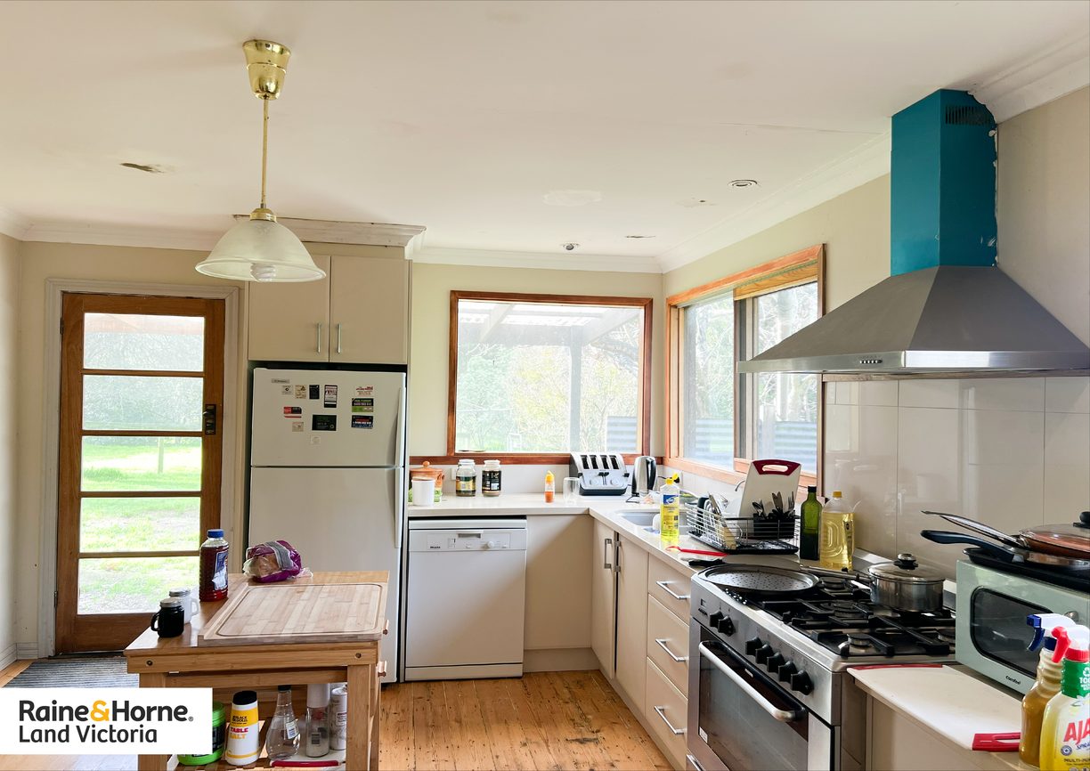 54 Hutchinsons Lane — photo 5 of 9