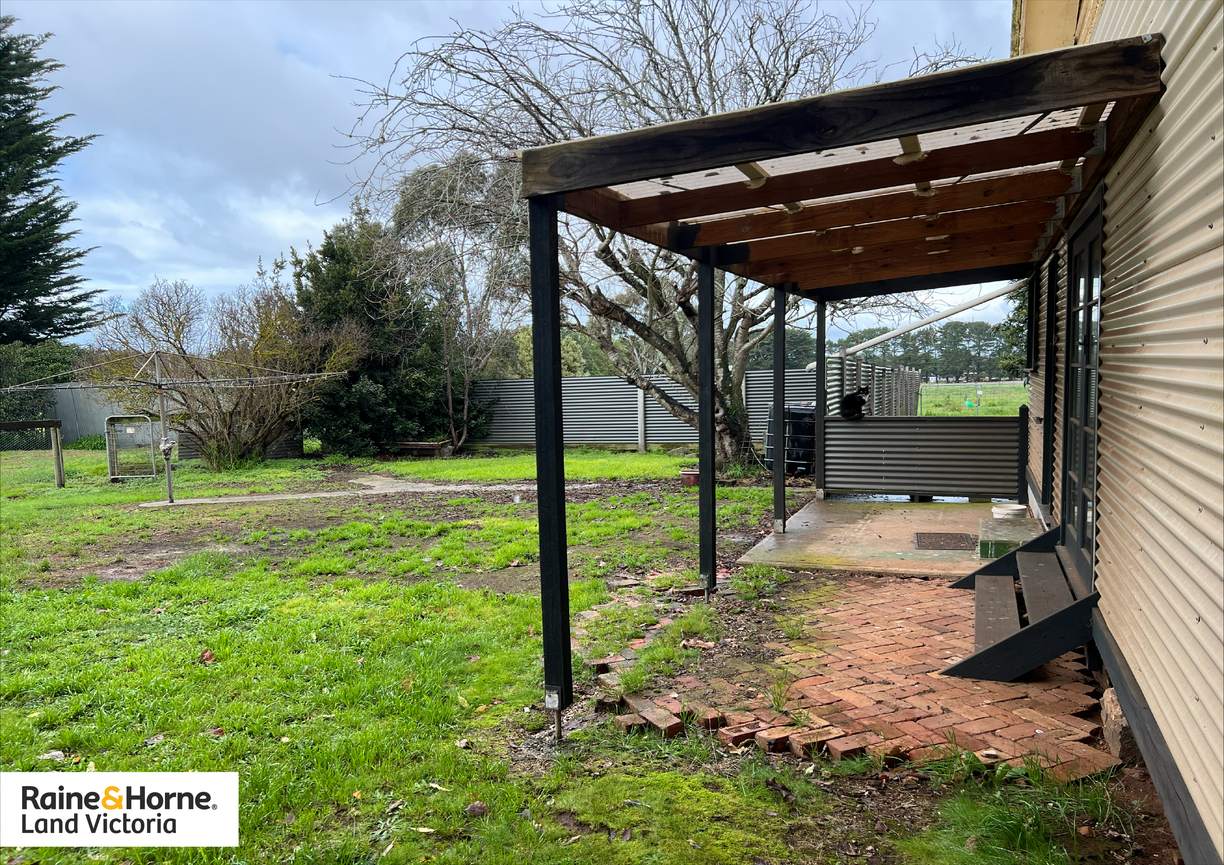 54 Hutchinsons Lane — photo 8 of 9