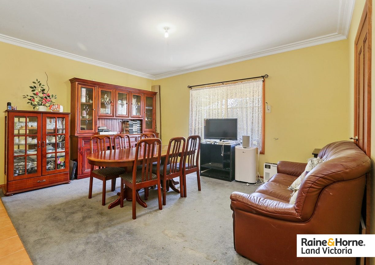 136-138 Emmersons Road — photo 13 of 20