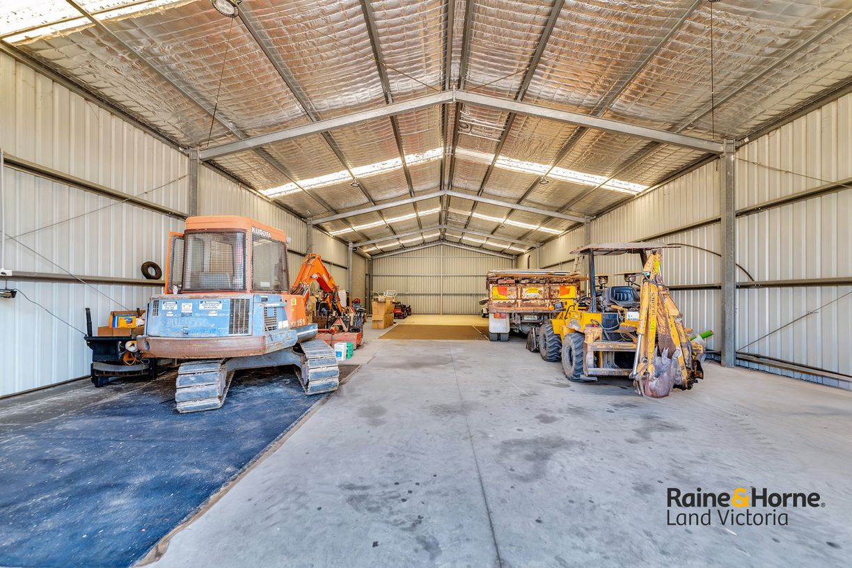 1375 Dandenong-Hastings Road — photo 4 of 24
