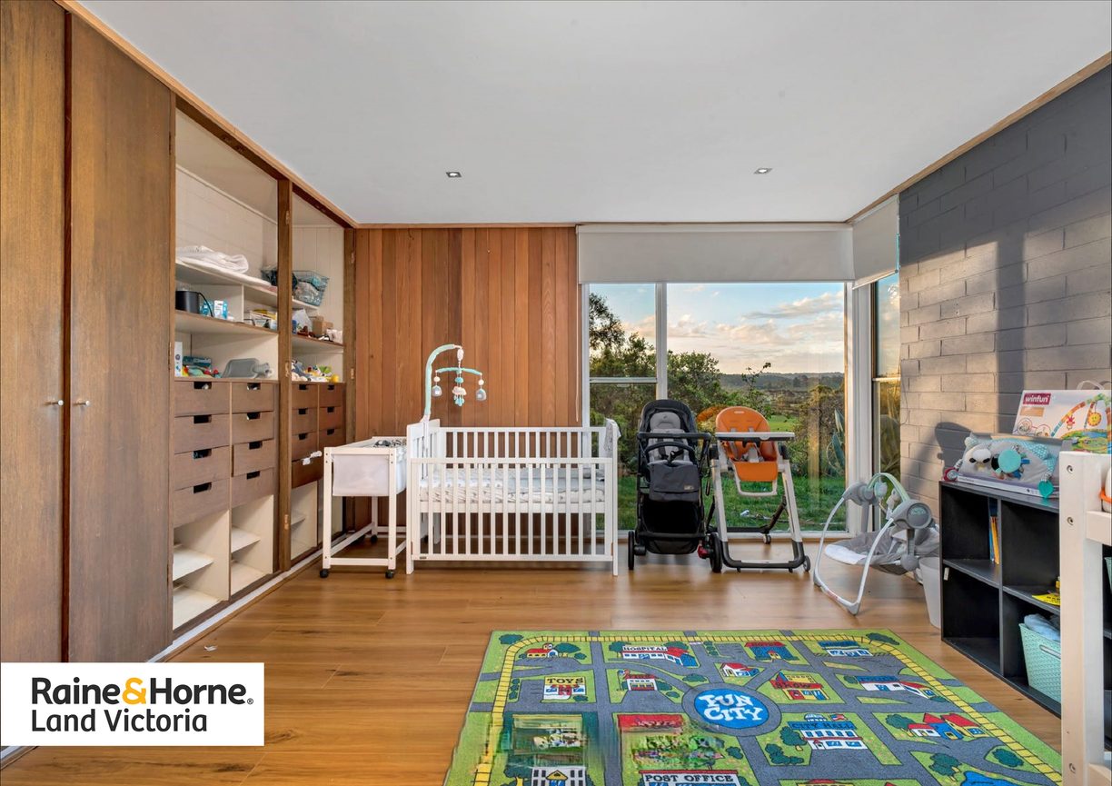 162 Pakenham Road — photo 7 of 13