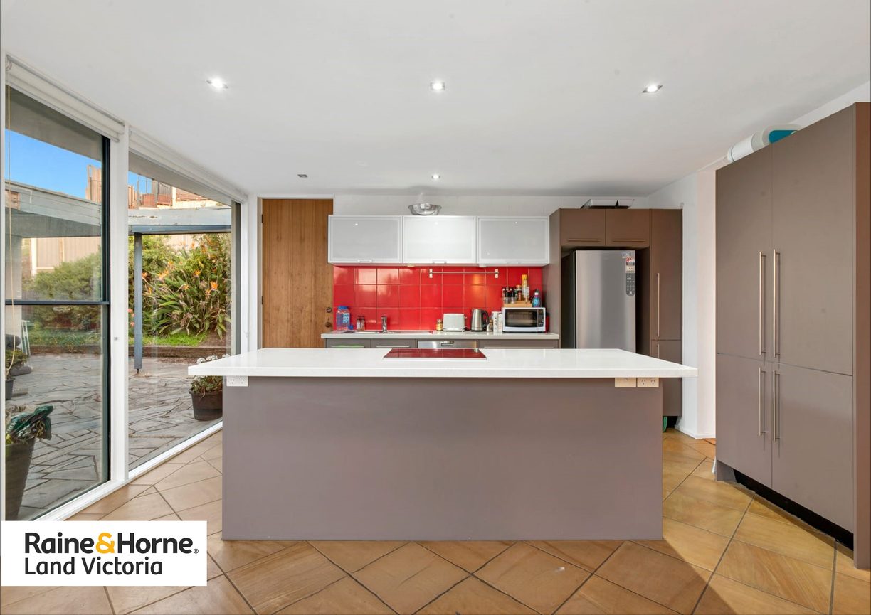 162 Pakenham Road — photo 10 of 13
