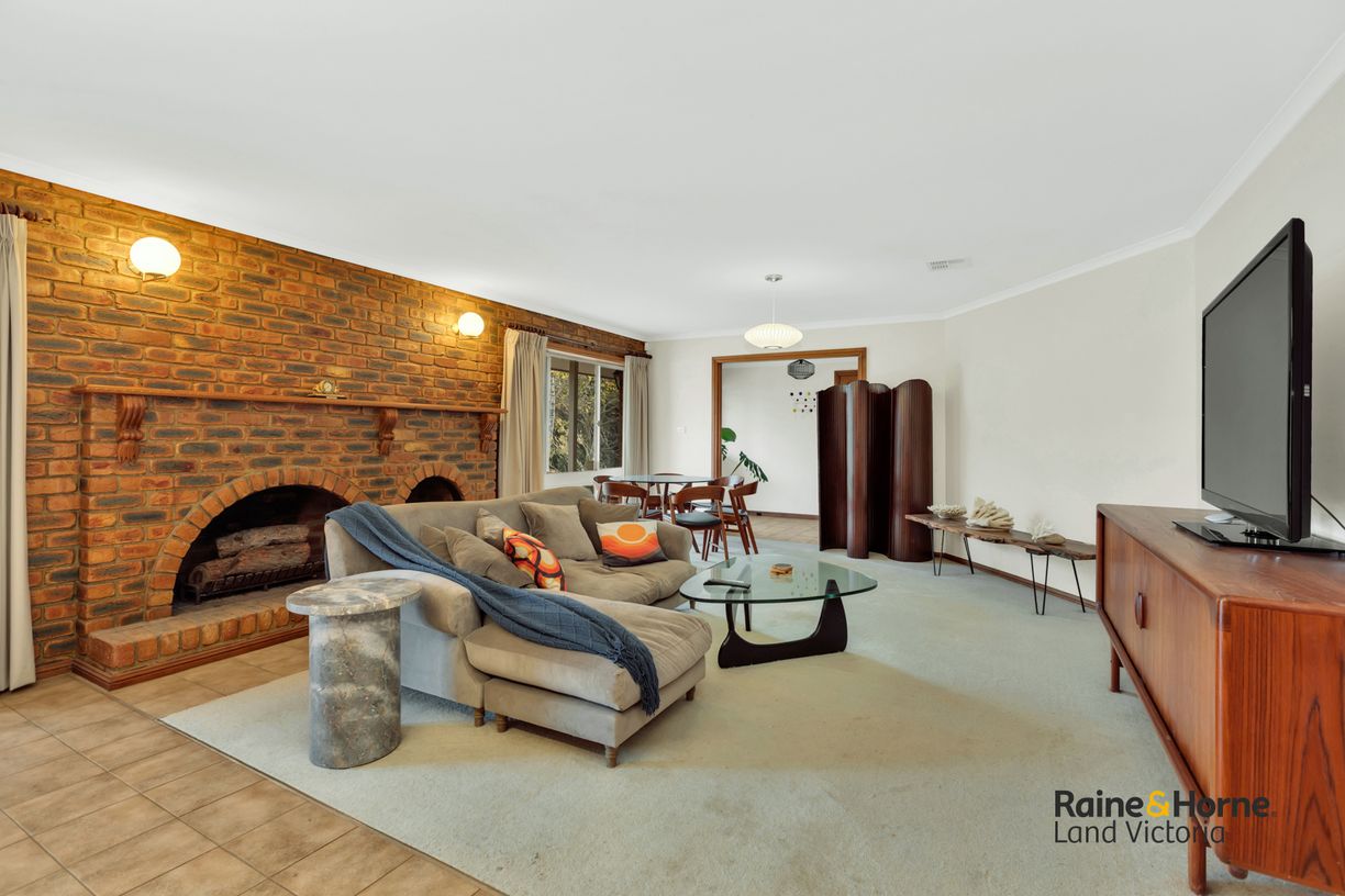 144 Centre Road — photo 9 of 21