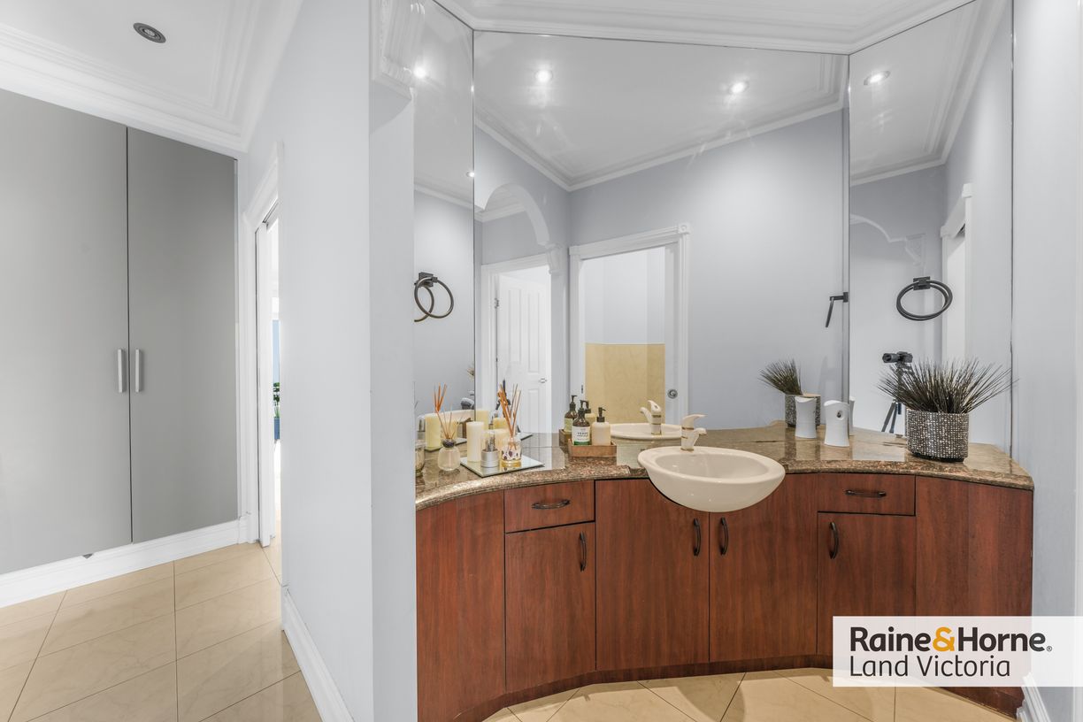 125 Loemans Road — photo 8 of 30