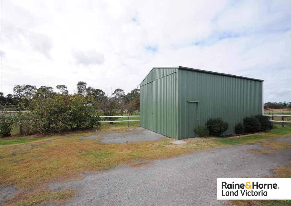 110 Peers Road — photo 8 of 9