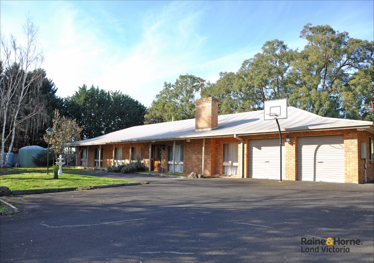 144 Centre Road — photo 4 of 21
