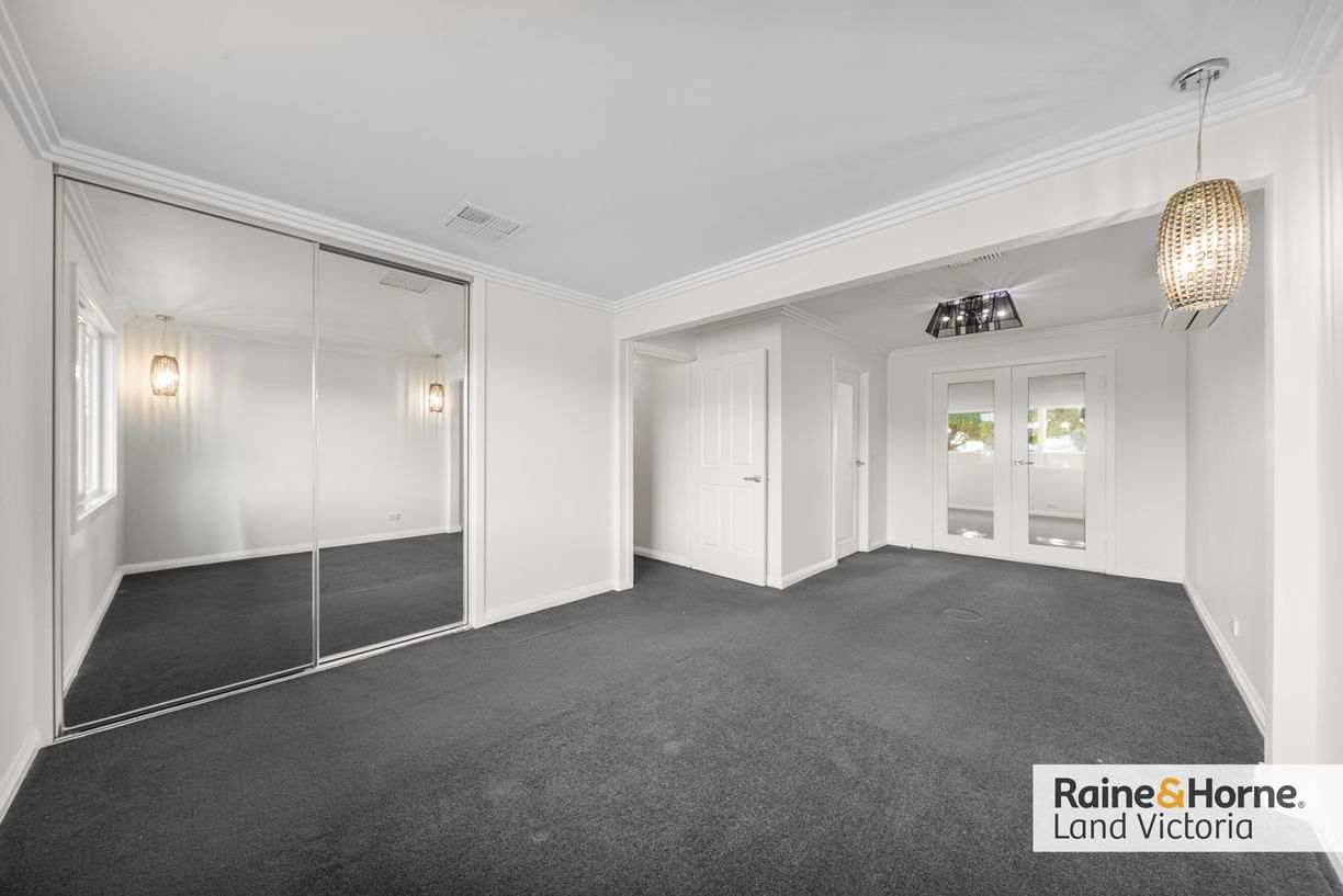 60 Coonawarra Drive — photo 10 of 27