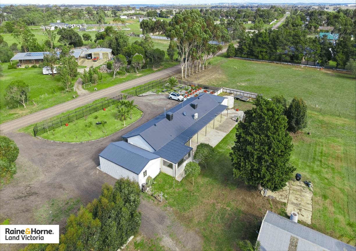 60 Coonawarra Drive — photo 17 of 27