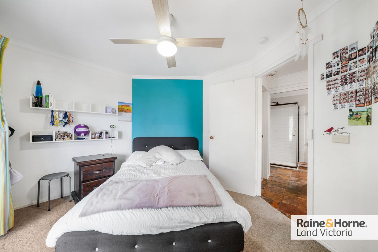 270 Windermere Road — photo 7 of 13