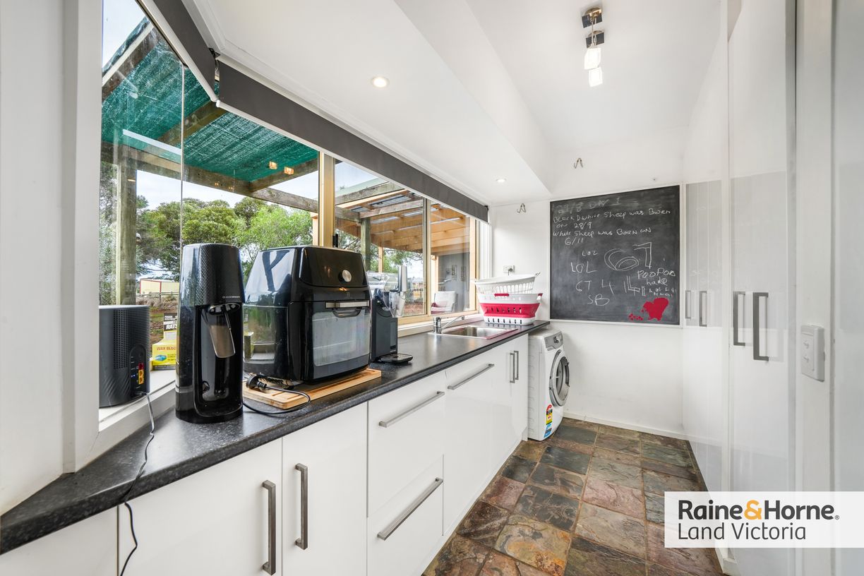 270 Windermere Road — photo 5 of 13