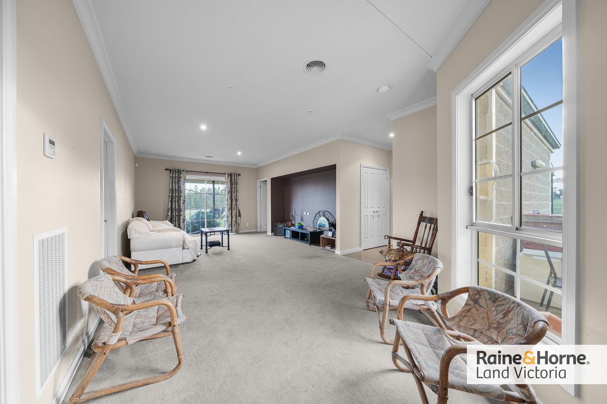 15 Crinnion Road — photo 10 of 25