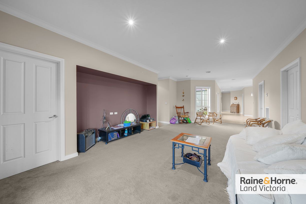 15 Crinnion Road — photo 11 of 25