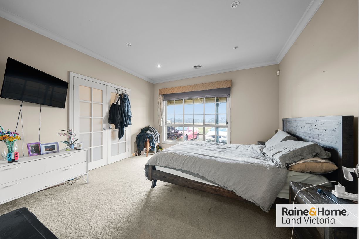 15 Crinnion Road — photo 16 of 25