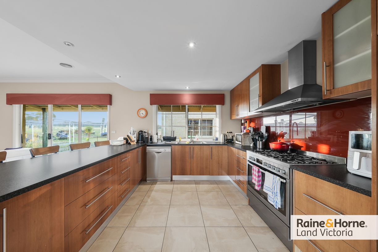 15 Crinnion Road — photo 19 of 25