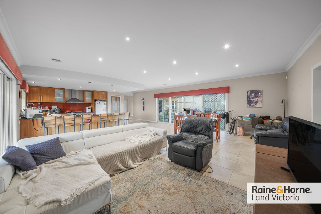 15 Crinnion Road — photo 21 of 25