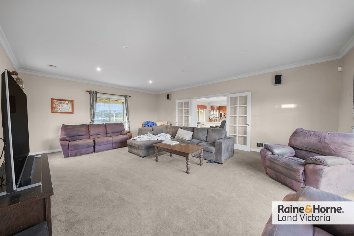 15 Crinnion Road — photo 23 of 25