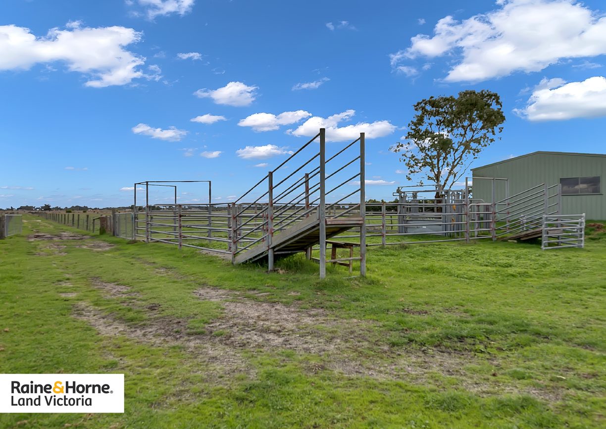 175 Eight Mile Road — photo 15 of 19