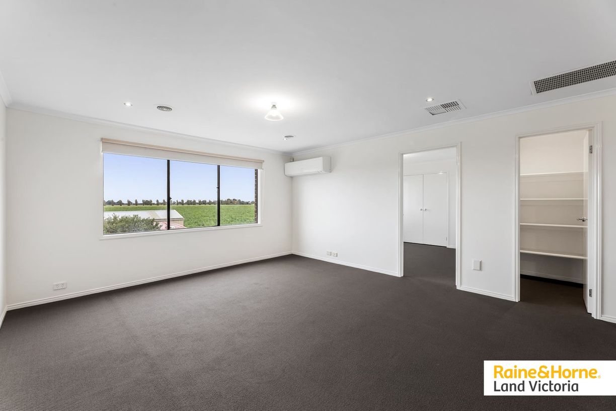 395 Dalmore Road — photo 12 of 15