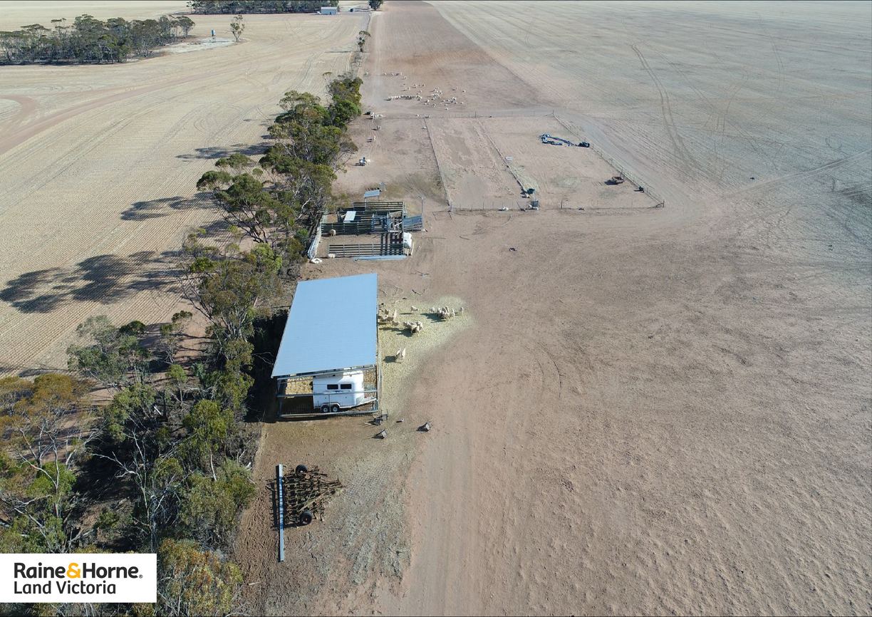 2/Sea Lake-Swan Hill Road — photo 3 of 8