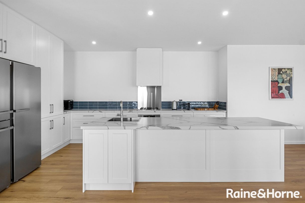 8 Davies Road — photo 7 of 20