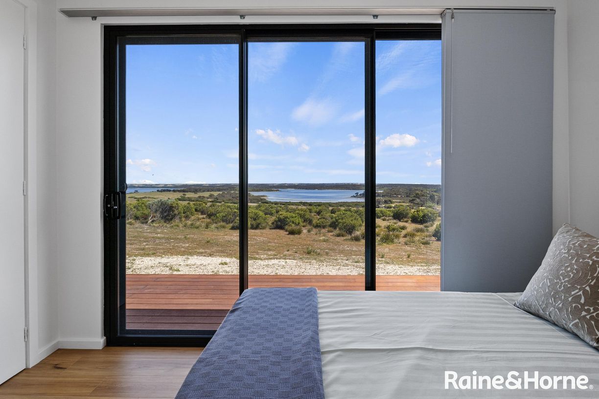 8 Davies Road — photo 11 of 20