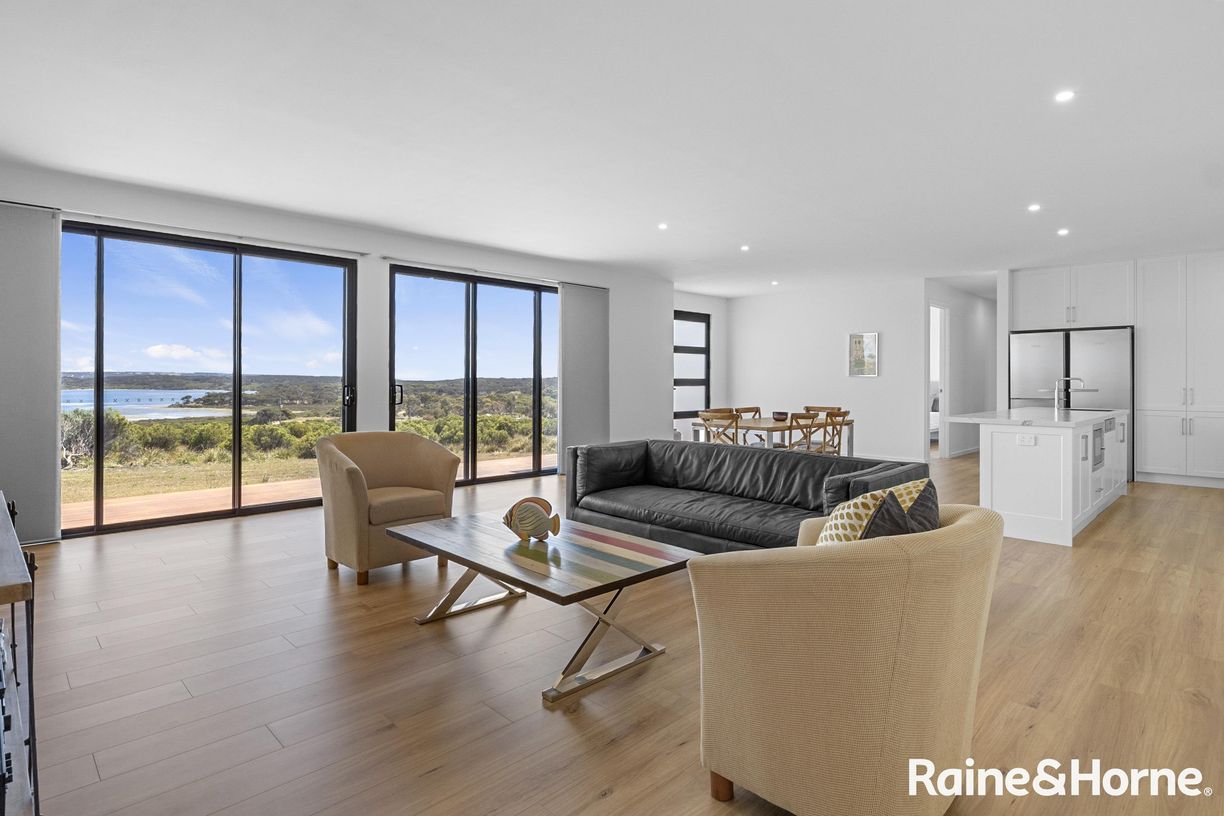 8 Davies Road — photo 3 of 20