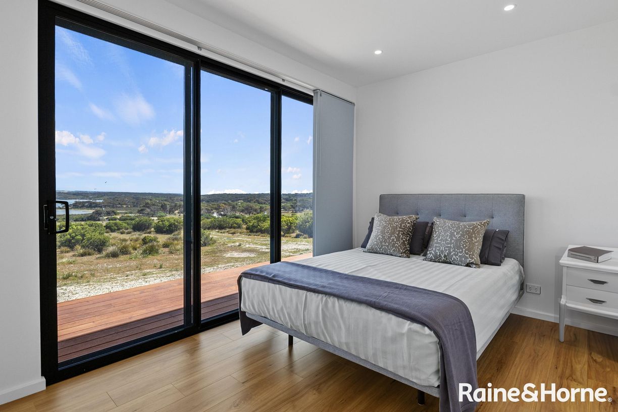 8 Davies Road — photo 12 of 20