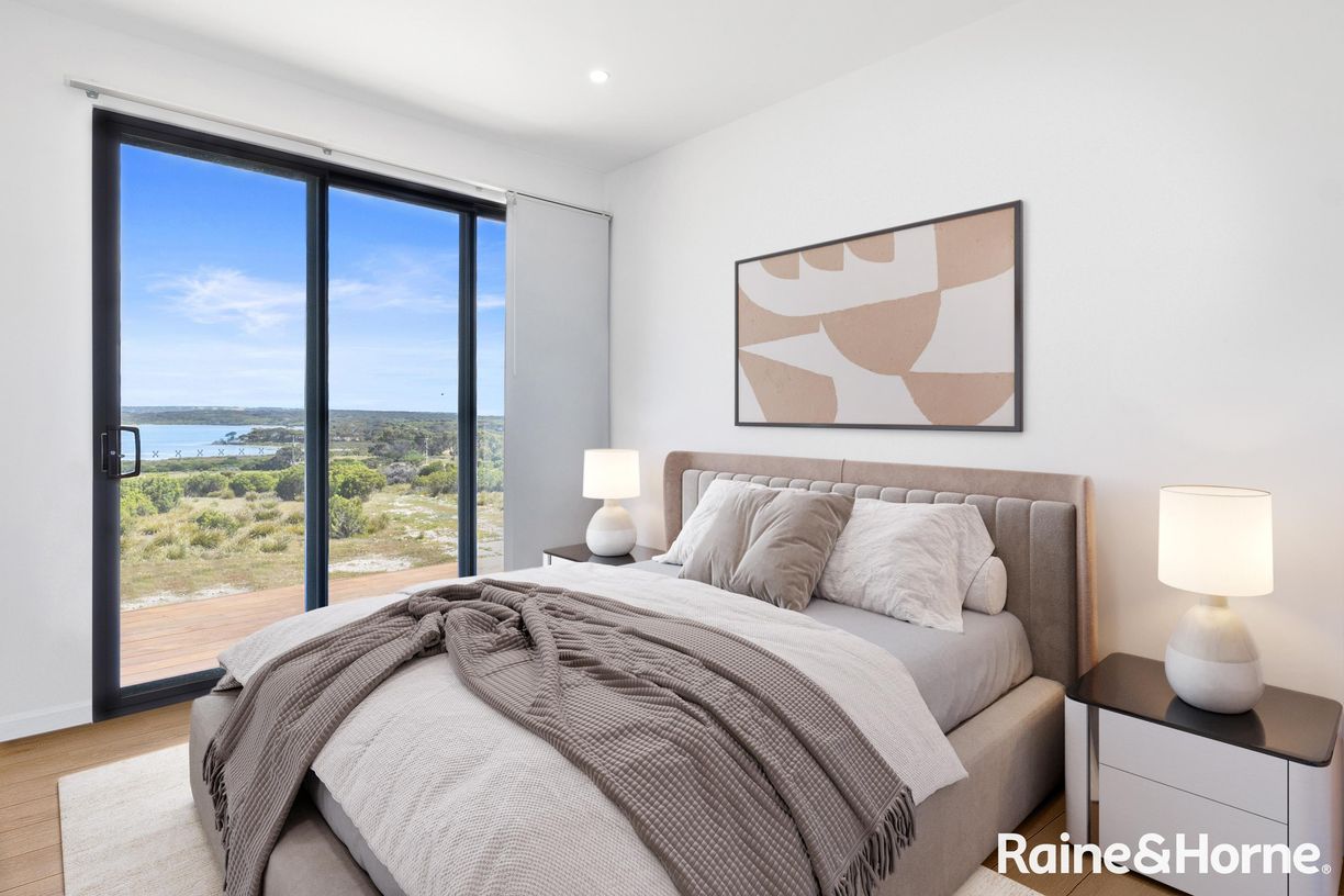8 Davies Road — photo 13 of 20