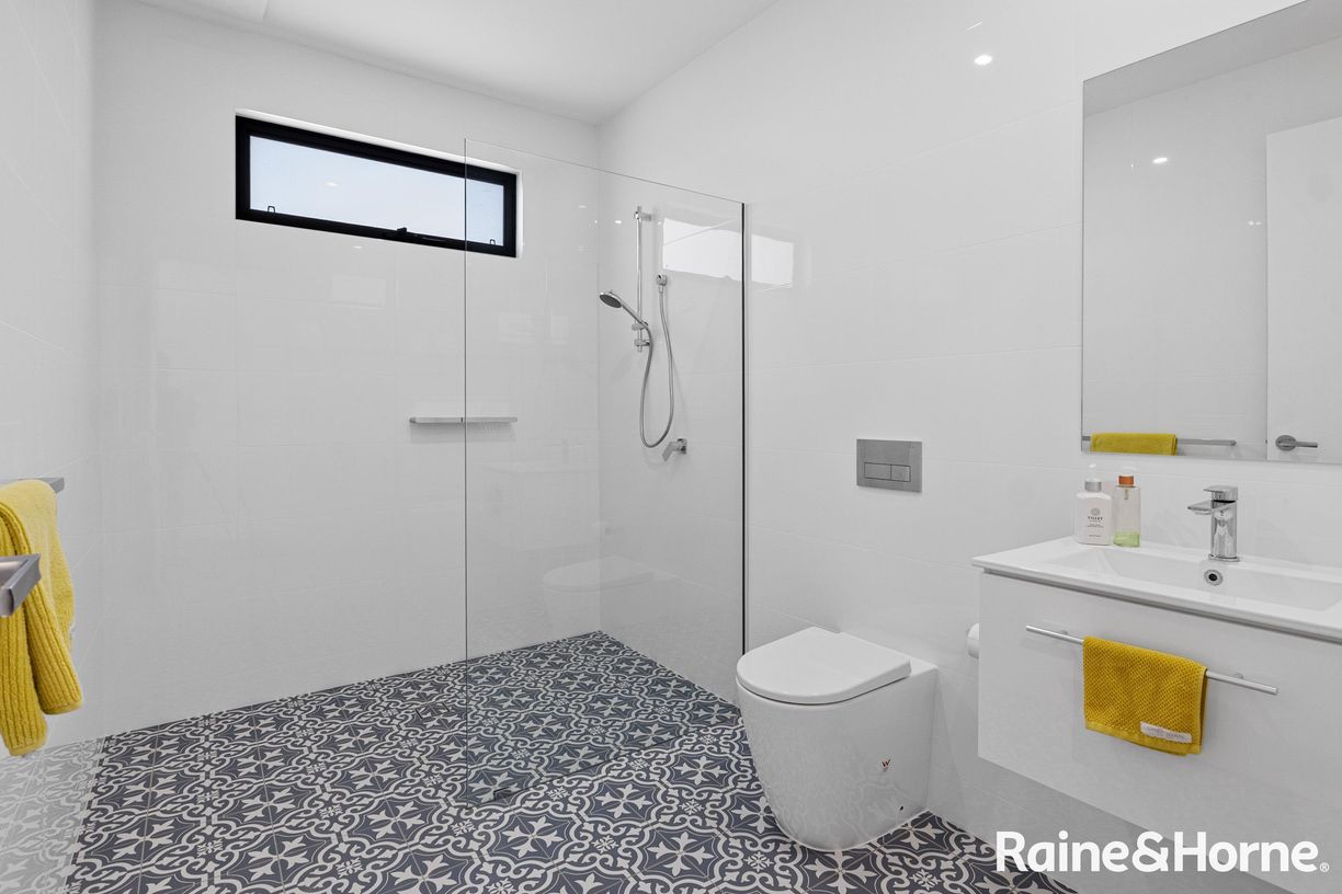 8 Davies Road — photo 14 of 20