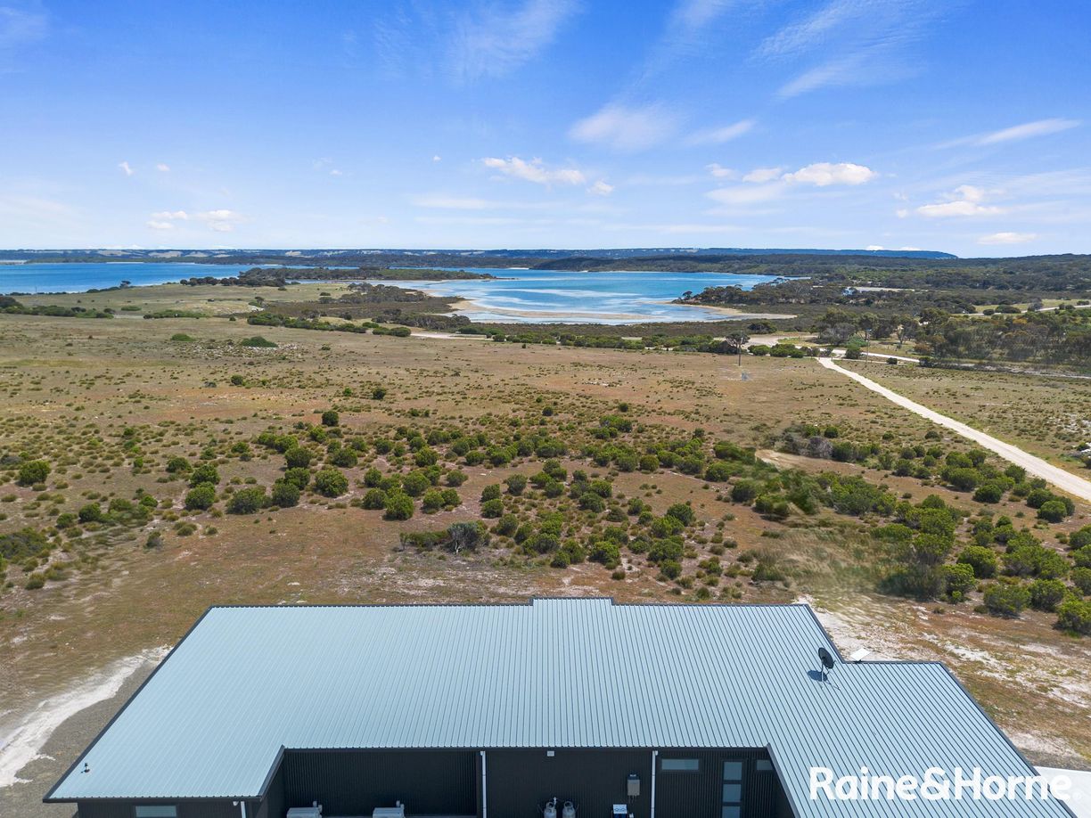 8 Davies Road — photo 18 of 20
