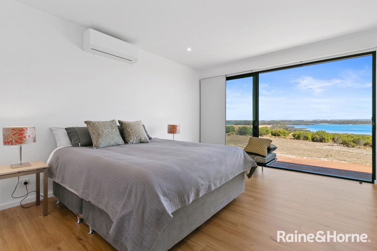 8 Davies Road — photo 9 of 20