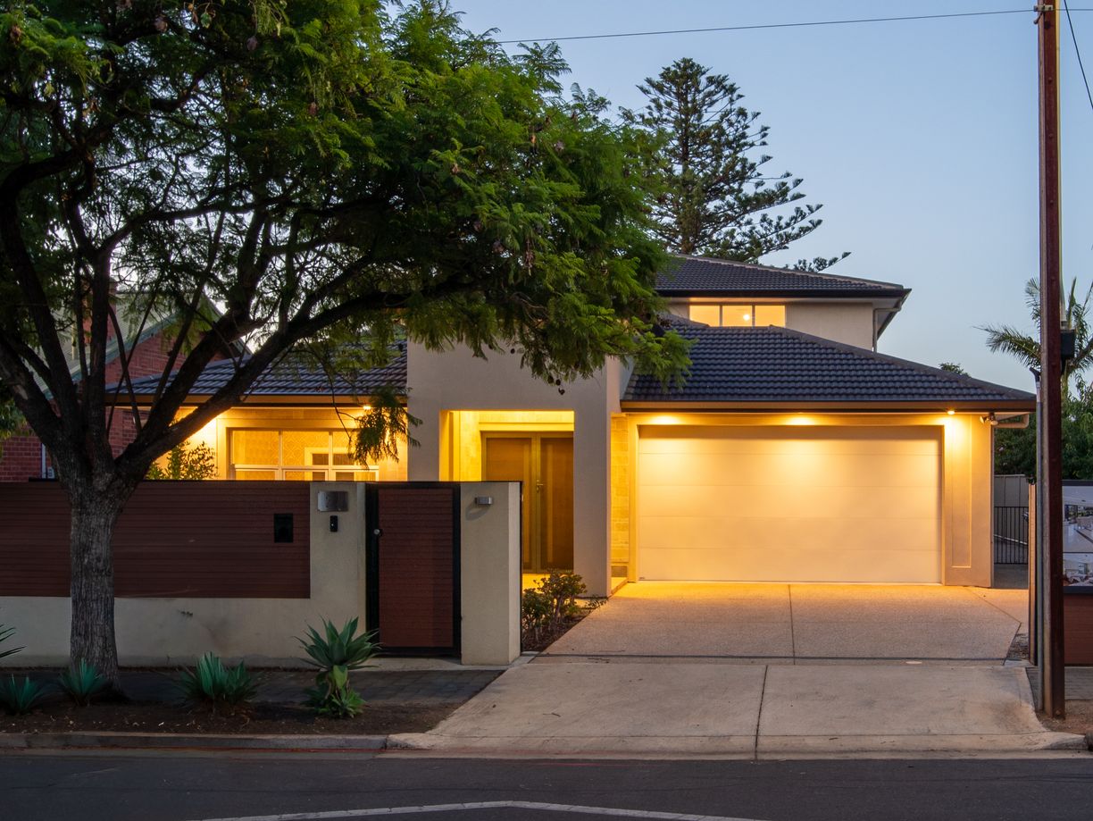 27 Tutt Avenue — photo 3 of 30