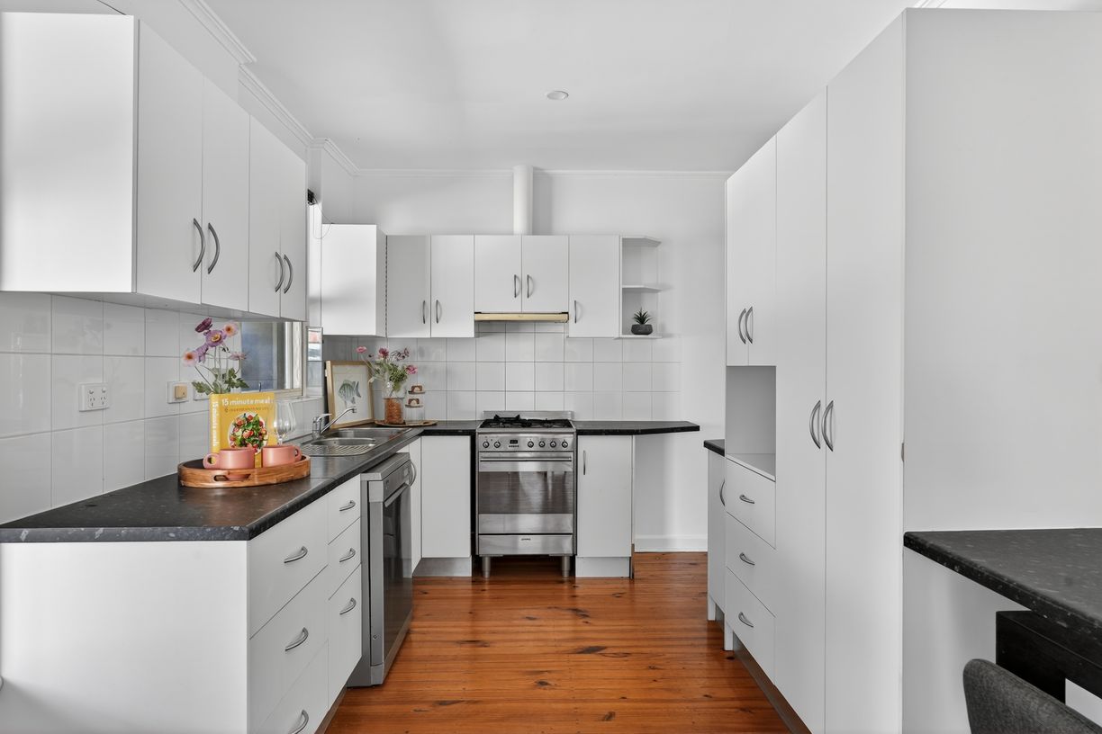 57 Commercial Road — photo 11 of 26