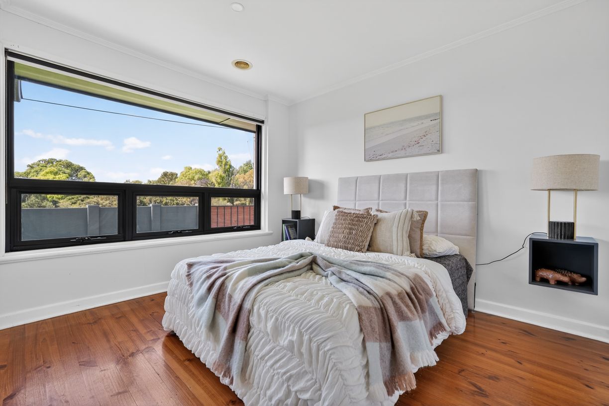 57 Commercial Road — photo 8 of 26