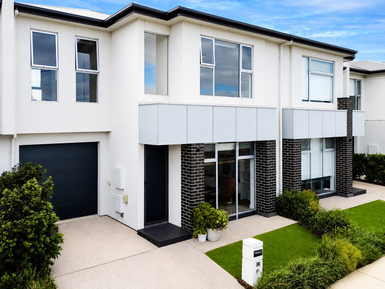 11C Allington Avenue — photo from Raine & Horne Unley