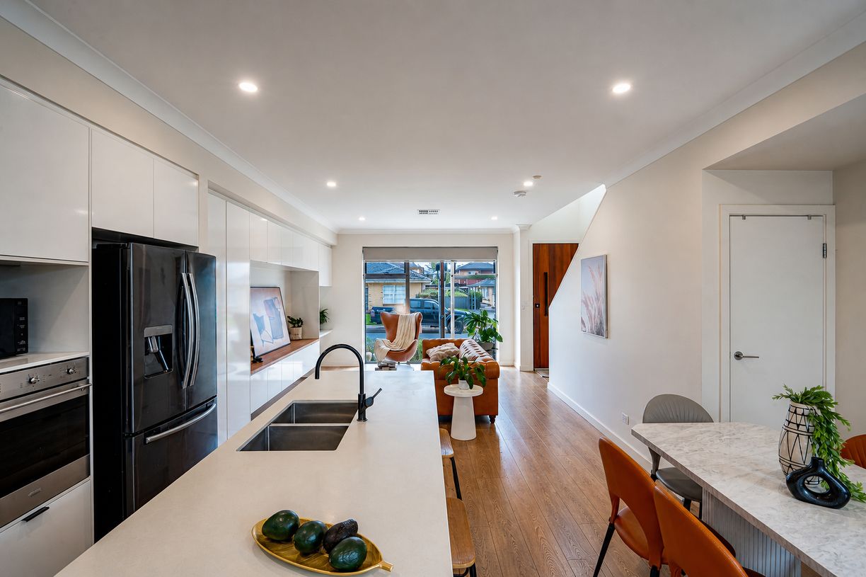11C Allington Avenue — photo 3 of 16