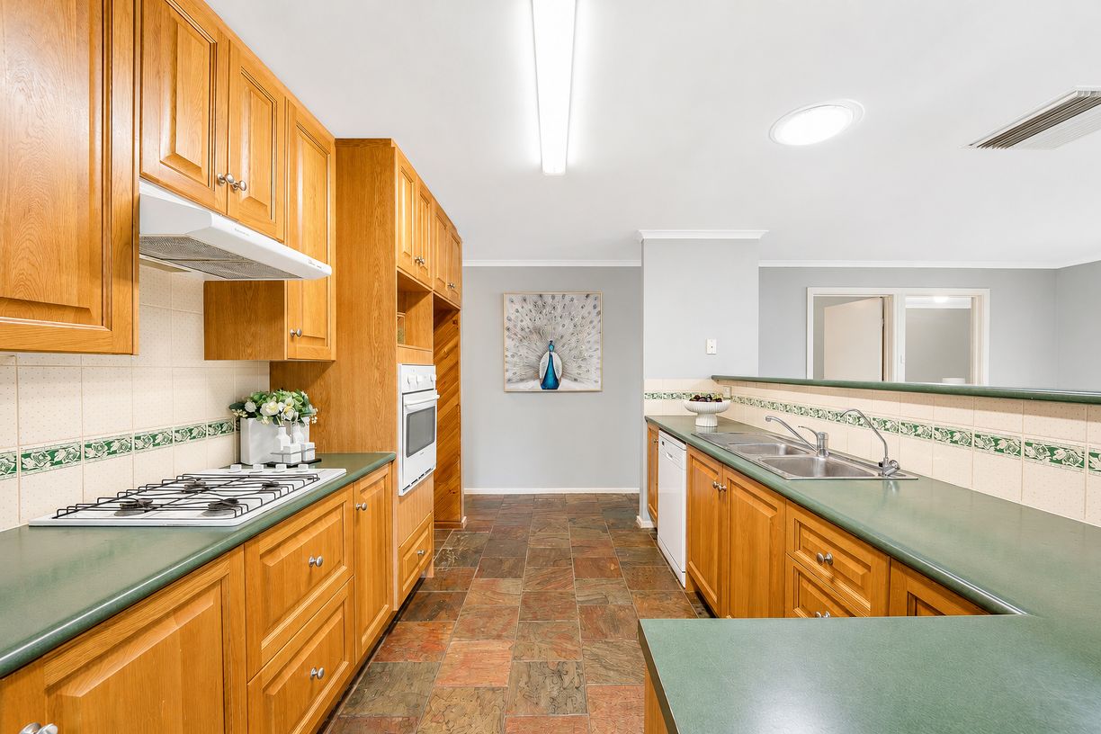 19 Sherwood Avenue — photo 10 of 22