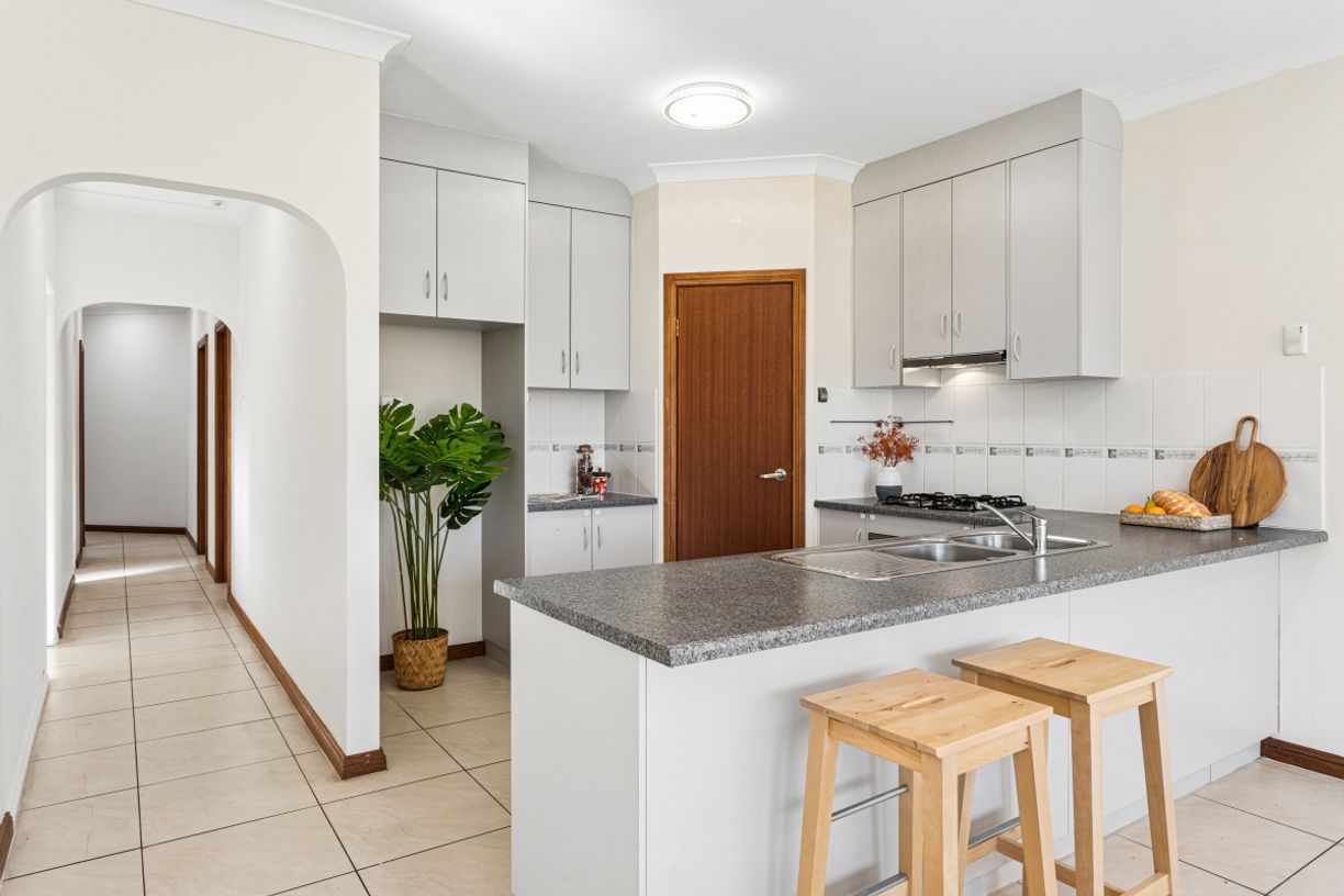 17 Hender Avenue — photo 8 of 25
