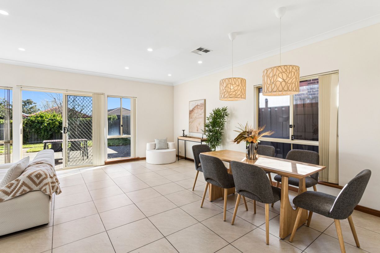 17 Hender Avenue — photo 10 of 25