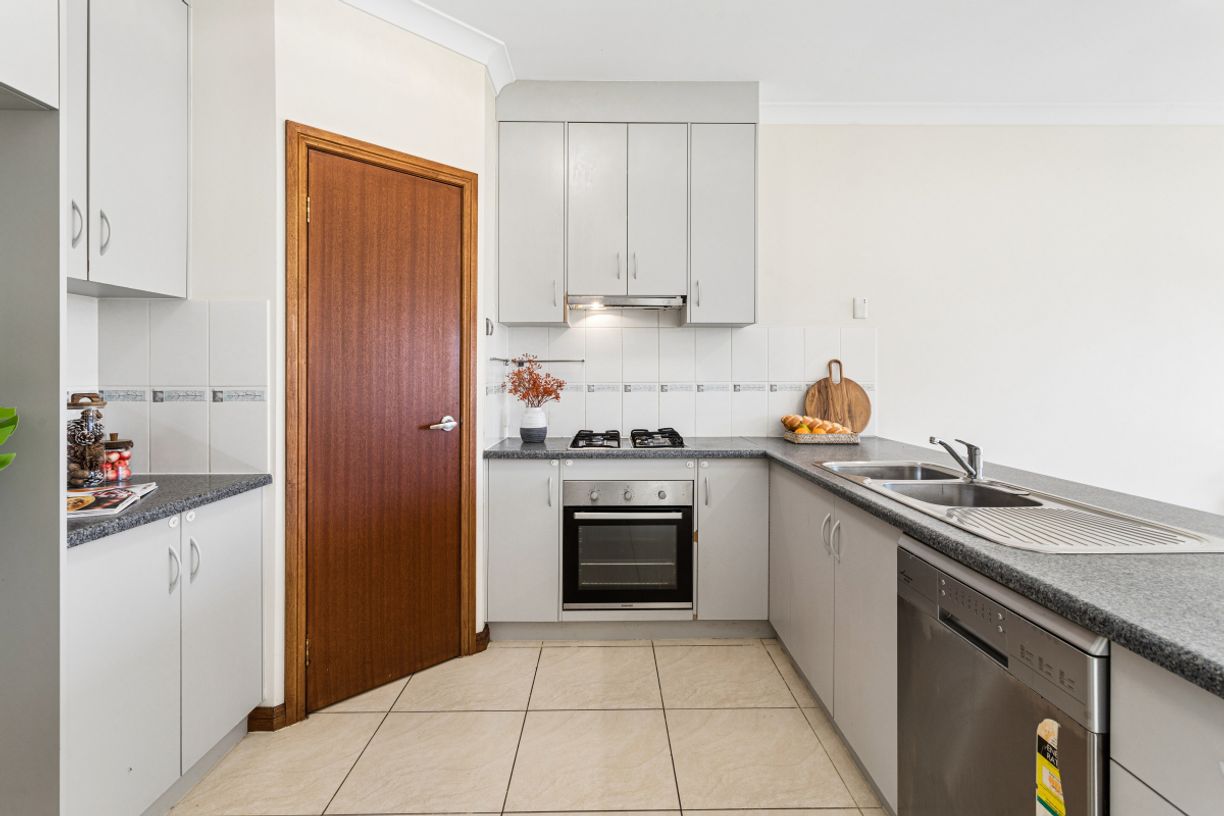 17 Hender Avenue — photo 9 of 25